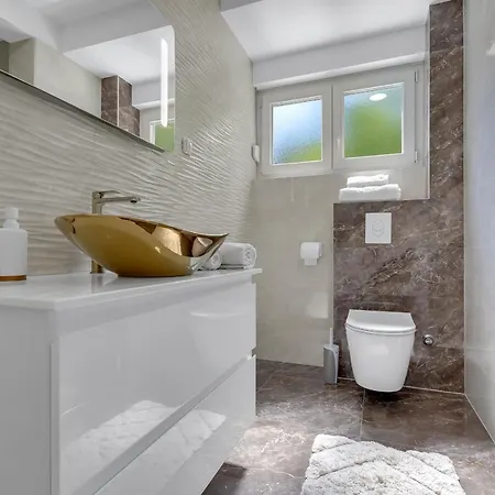 شقة M&l ماكارسكا